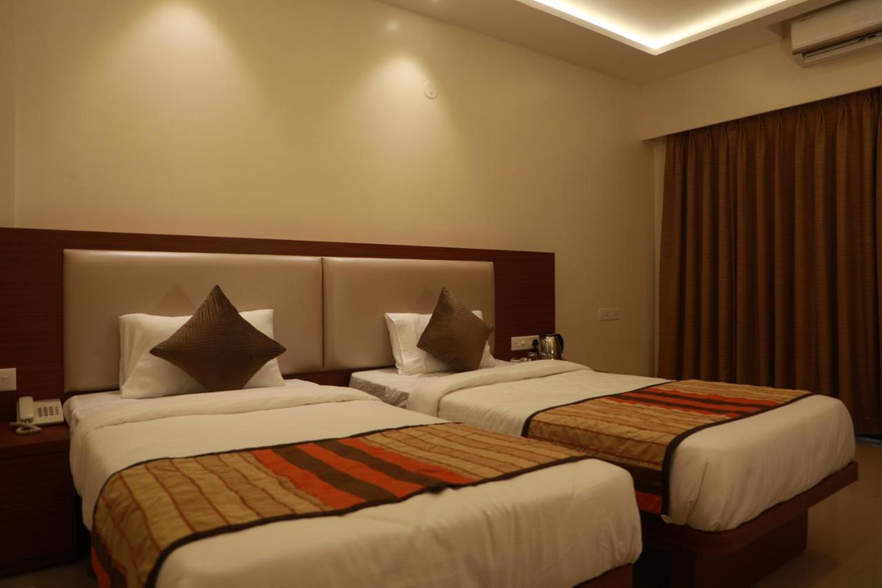 Serenity By Monarch, Baner Pune Meribel Village Exterior photo