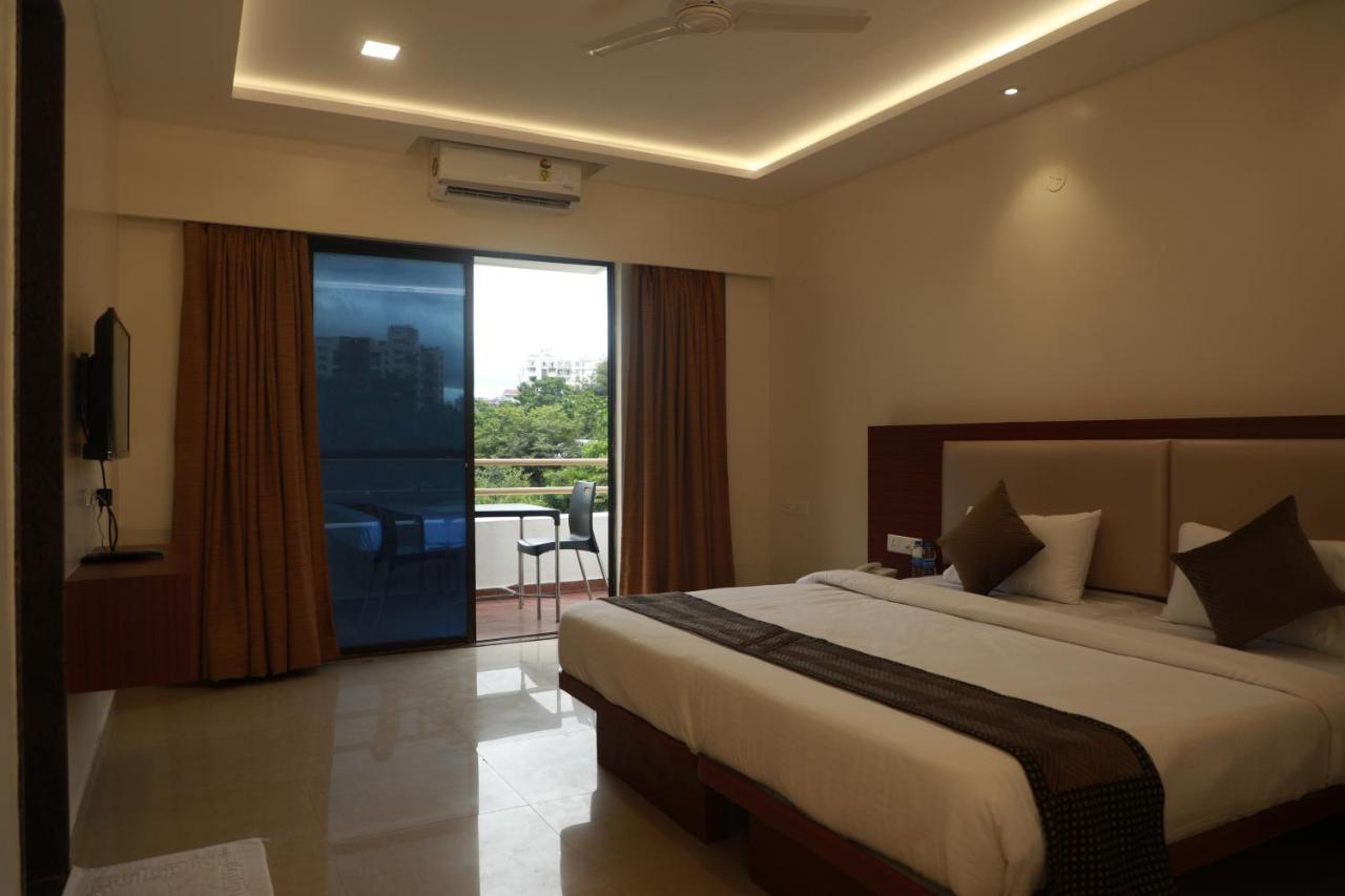 Serenity By Monarch, Baner Pune Meribel Village Exterior photo